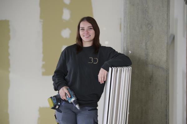 Ausbildung Trockenbaumonteure Portrait Akkubohrer
