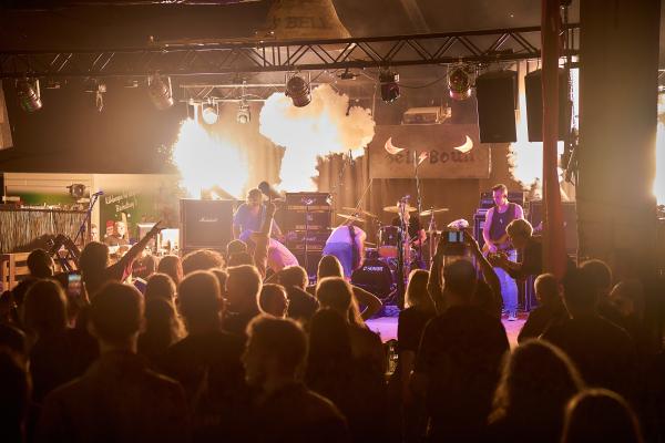 Benefit Mitarbeiter Azubis Sommerfest Rockband