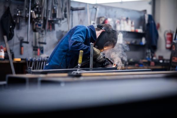 Handwerk GMI Metallbauer Schweißen Arbeitsplatz